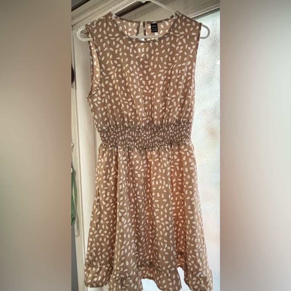 SHEIN Tan White Printed Sleeveless Smocked Waist‎ Fit & Flare Dress Size Large